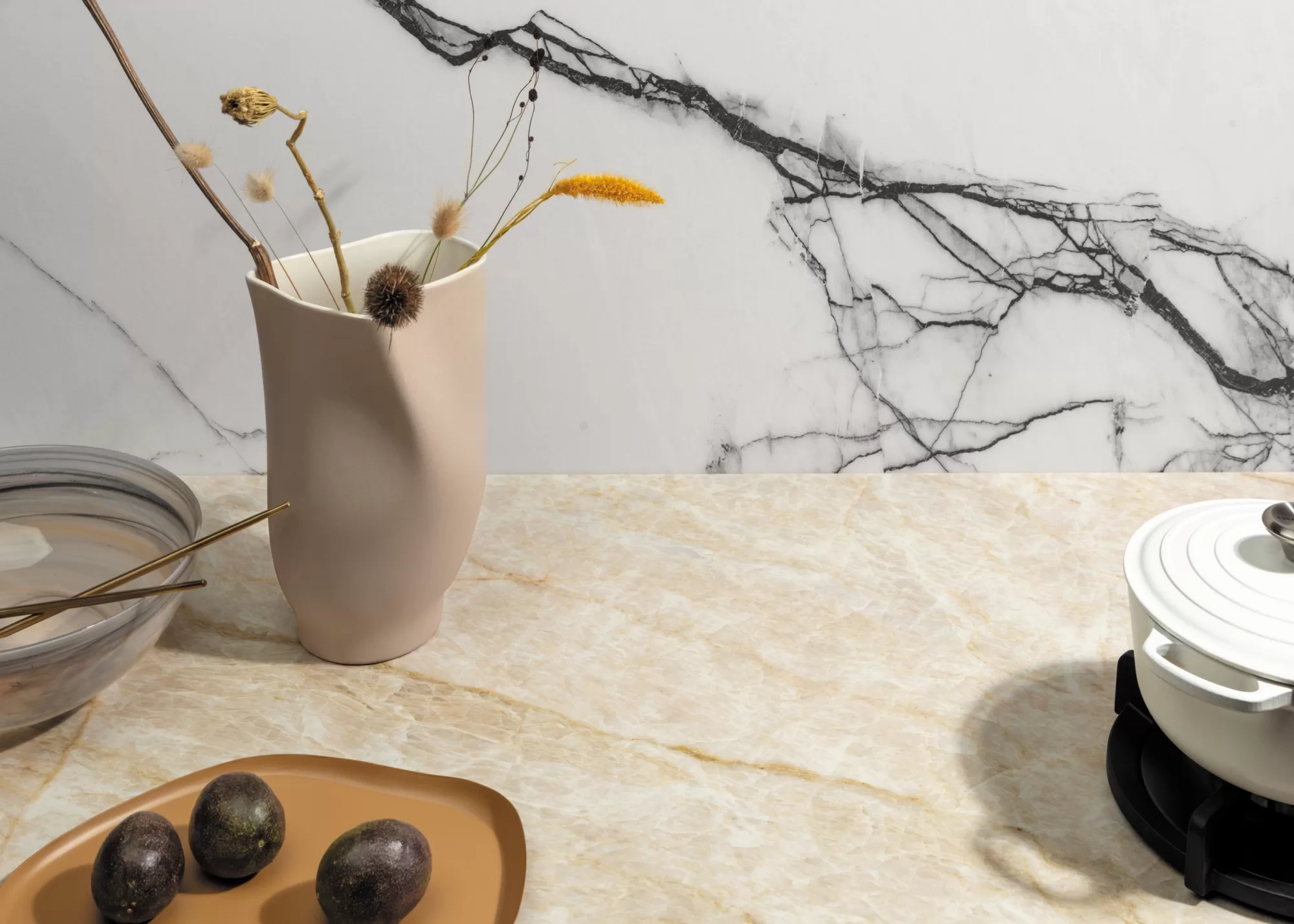 Z1 206 GLOW01 N0020 055 Evora Ceramics Glow met Breach achterwand