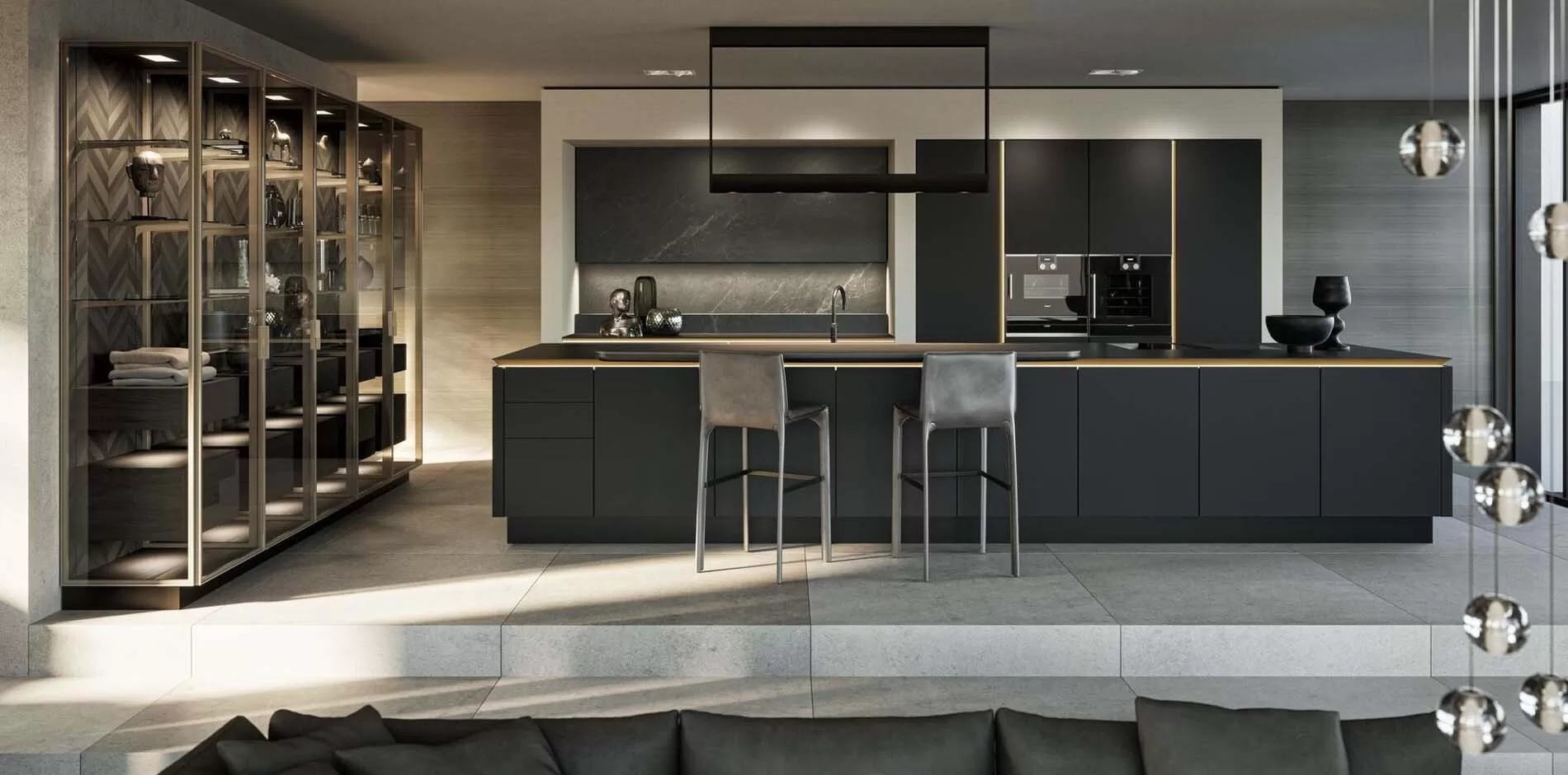 SieMatic SLX keuken met kookeiland, vitrinekast en geïntegreerde verlichting