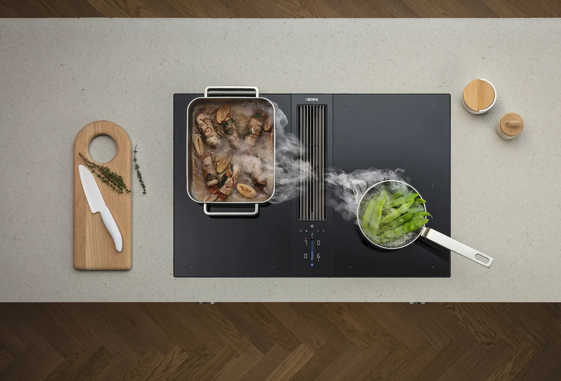 BORA Classic 2.0 kookplaat met geïntegreerde afzuiging tijdens het koken