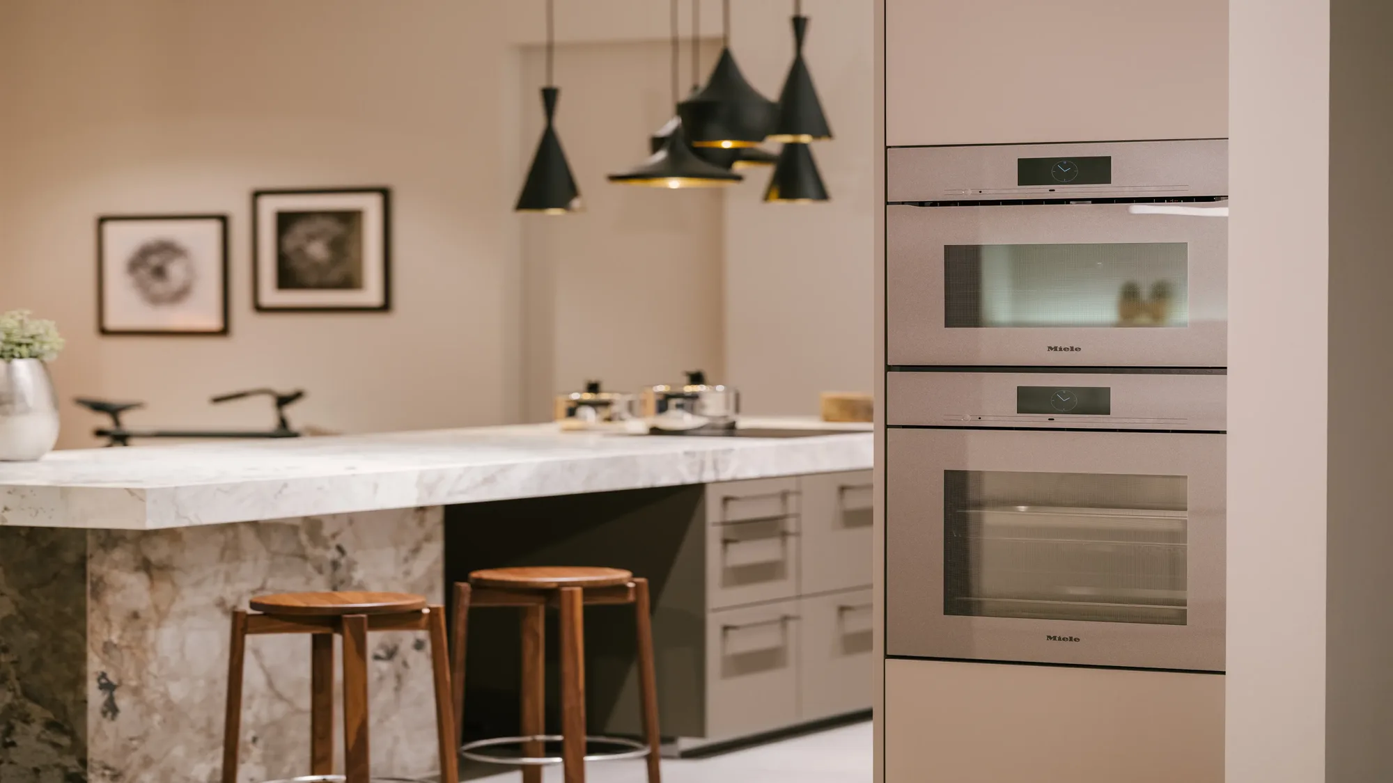 Ontdek de tijdloze elegantie van Miele Pearl Beige