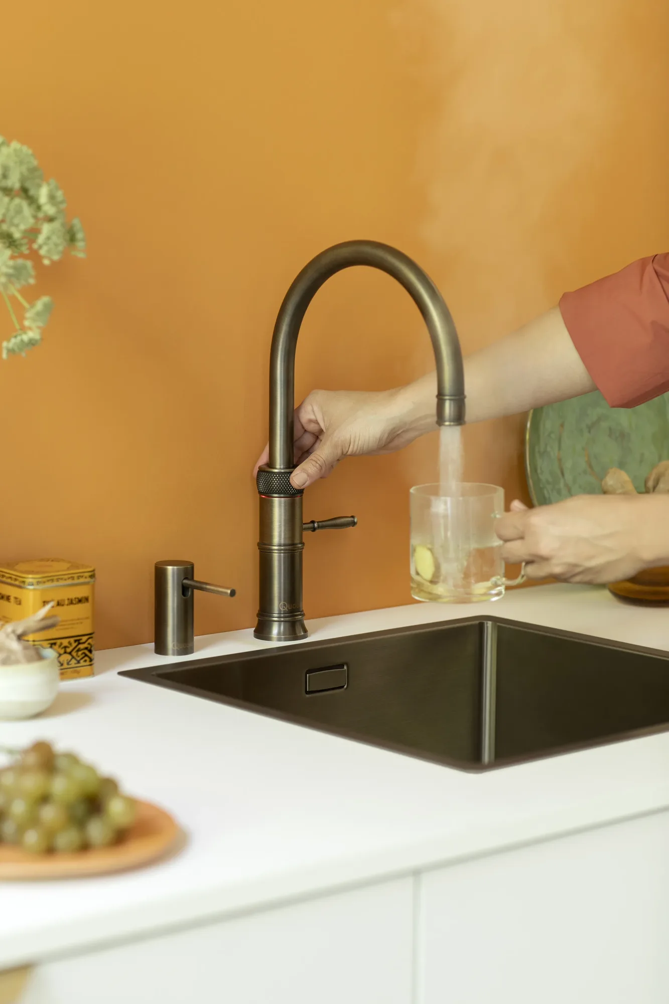 Quooker Classic Fusion round Patinated brass ASWA Keukens