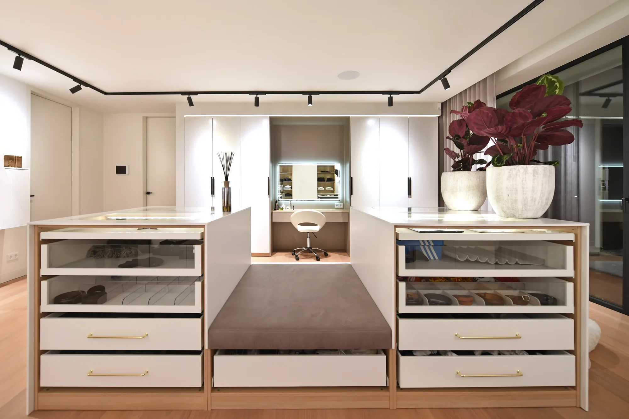 Moderne villa met warm interieur PrastHooft The Art of Living ASWA Keukens 205050 34