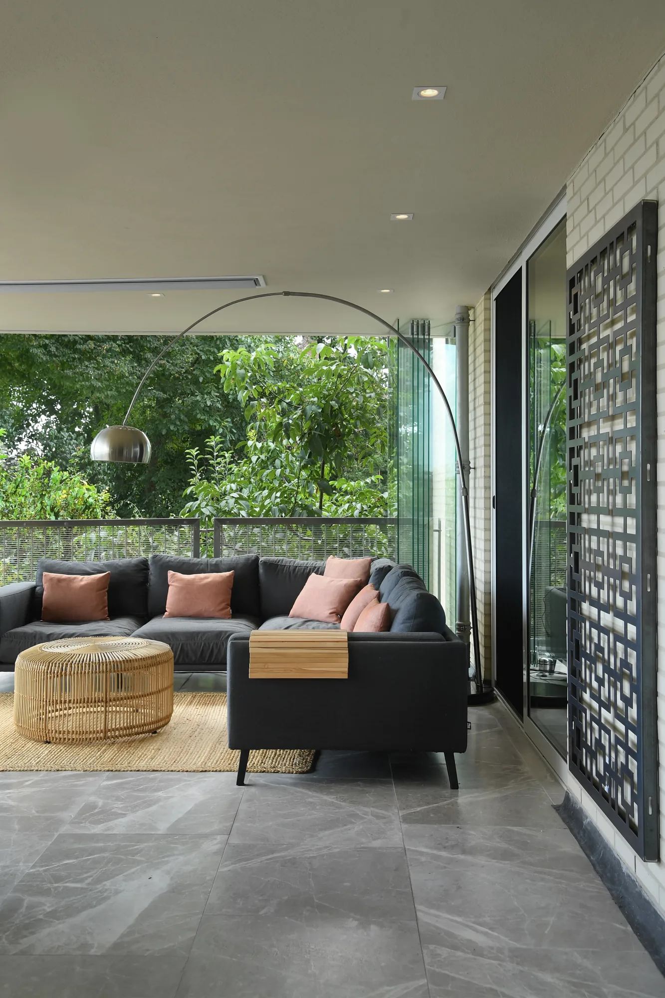 Elegant appartement aan de Maas terras The Art of Living ASWA Keukens 207129
