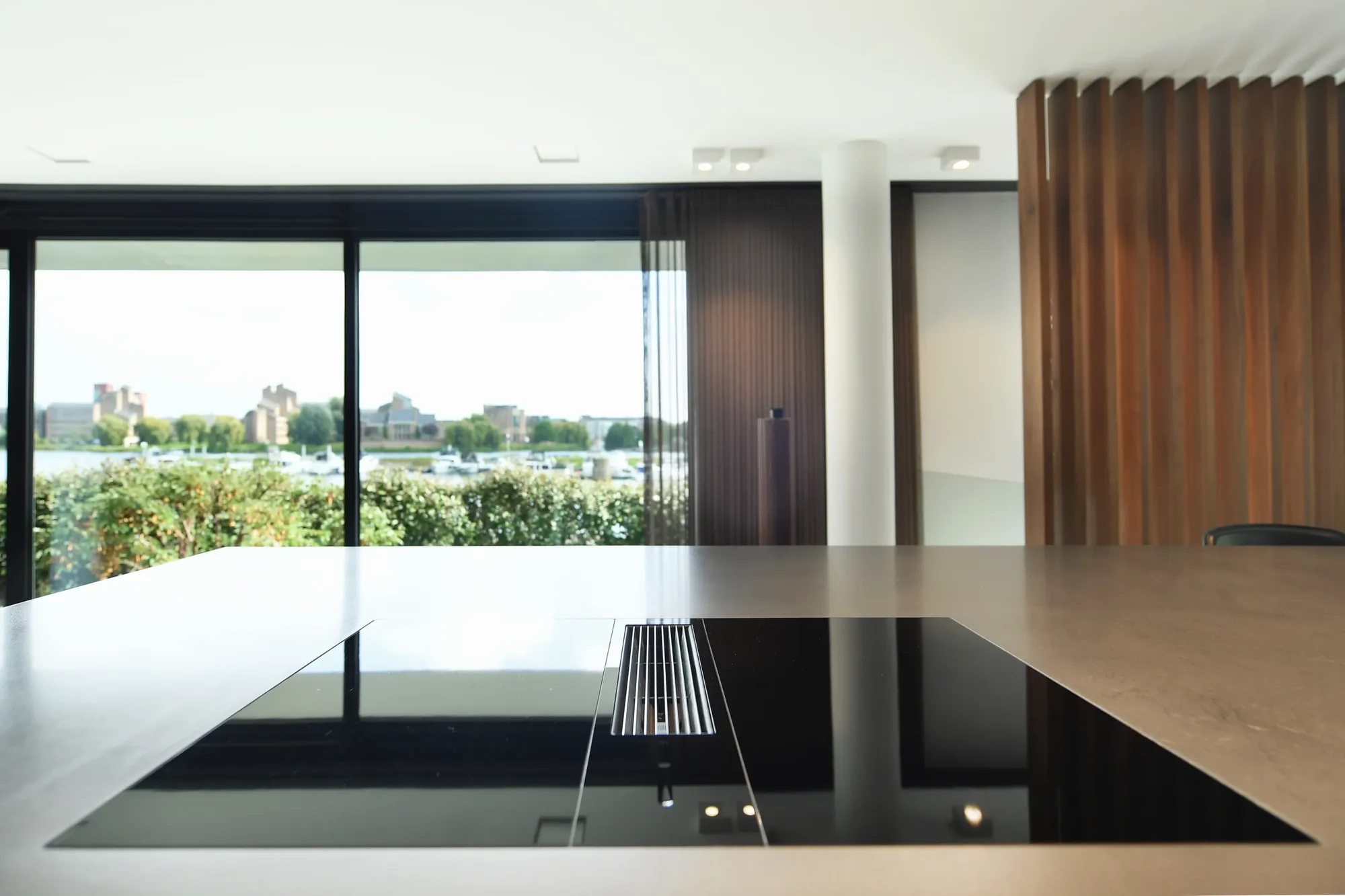 Moderne keuken met luxe keukenapparatuur BORA Classic The Art of Living ASWA Keukens 207129