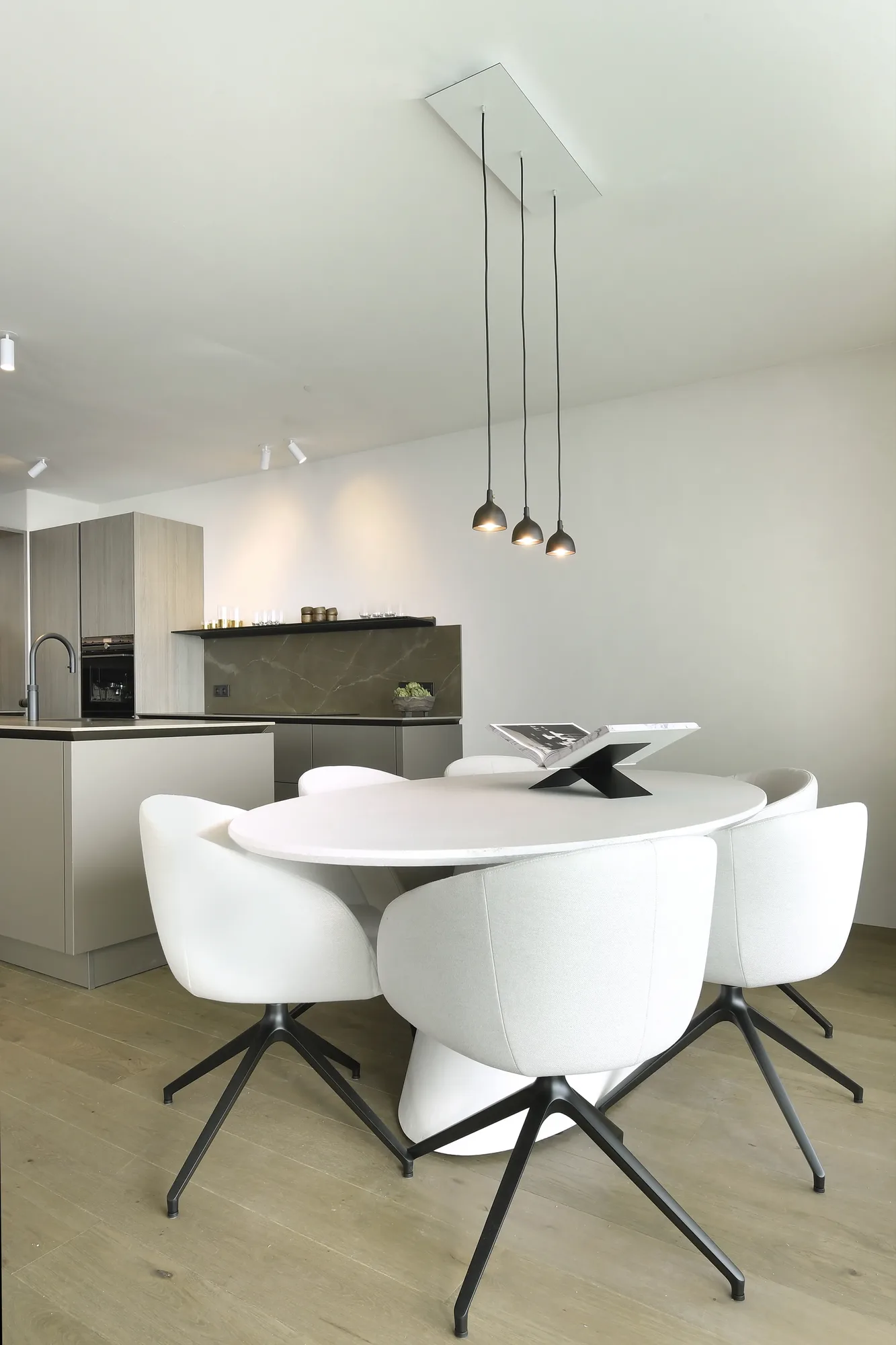 Moderne open keuken met eetkamer The Art of Living ASWA Keukens 711253