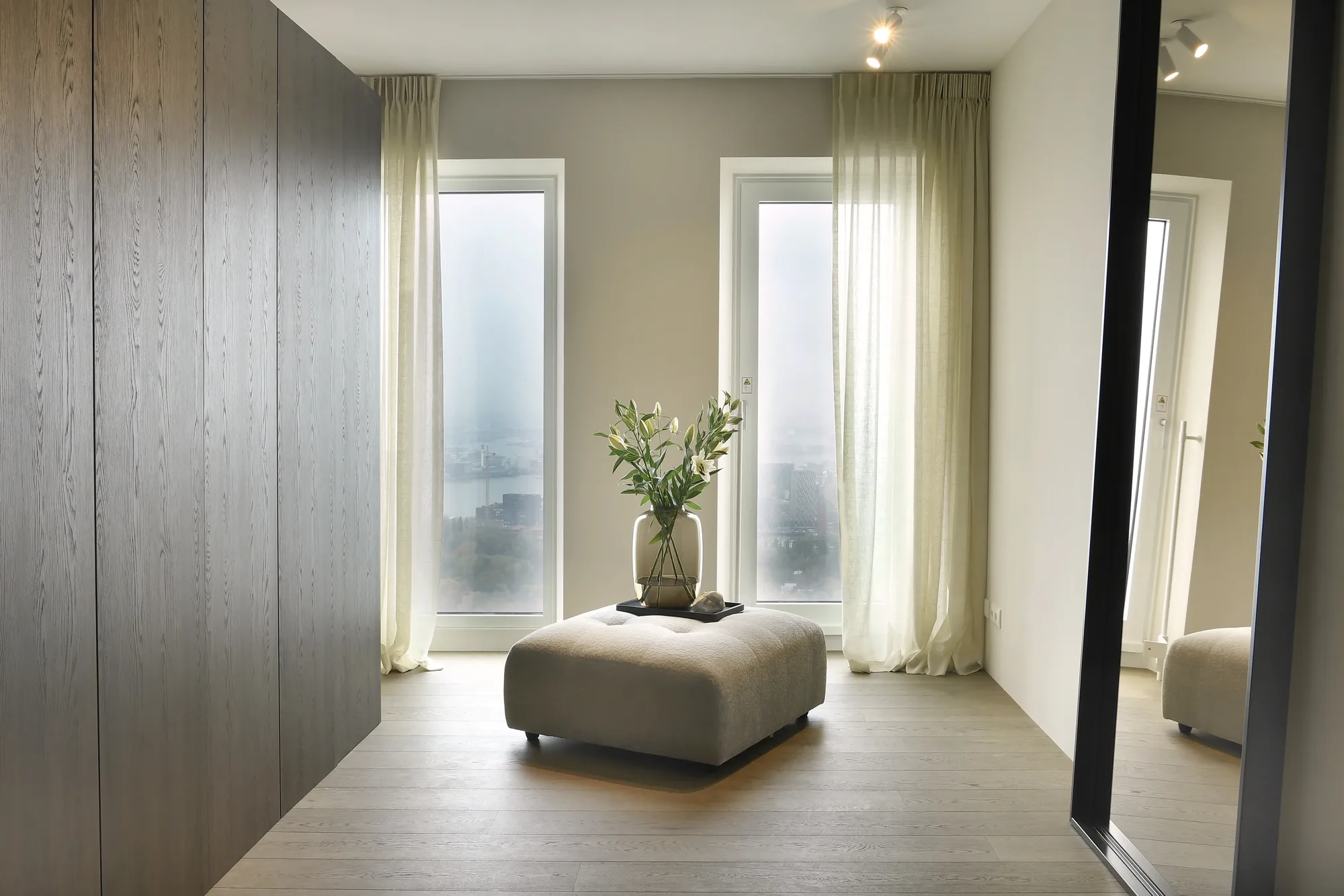 Penthouse in Rotterdam maatwerk inloopkast The Art of Living ASWA Keukens 711253