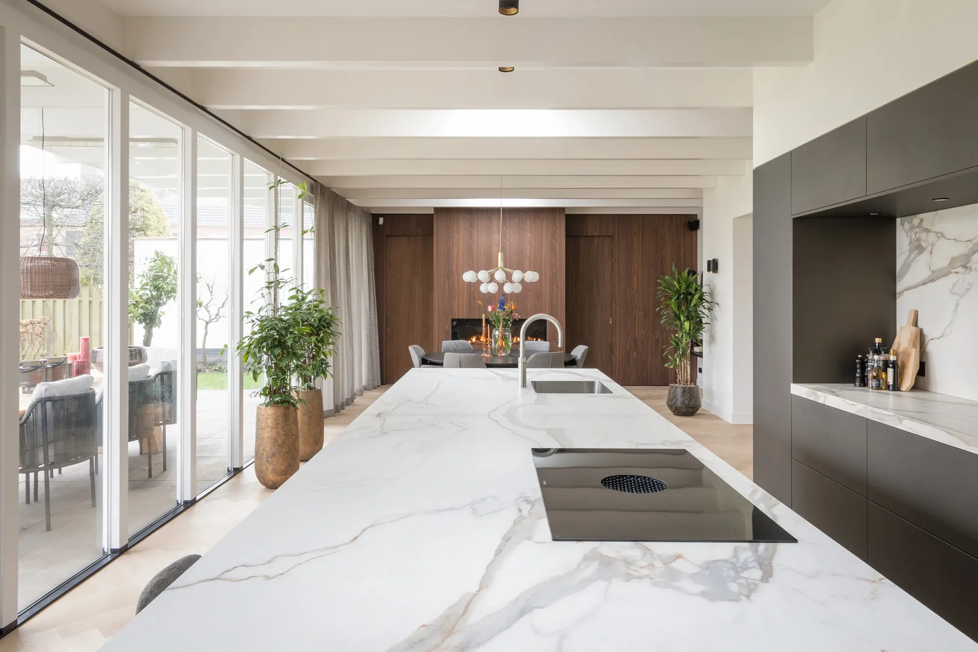 Koffiecorner met marmer van Hemels Wonen ASWA Keukens 213533
