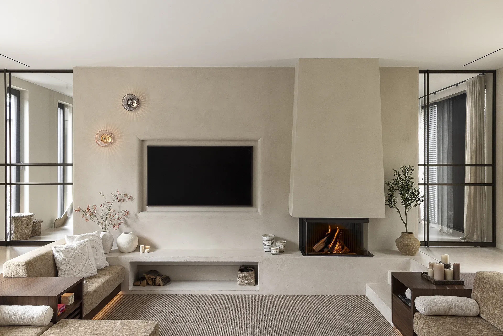 Rietgedekte villa met mediterrane warmte in woonkamer 2