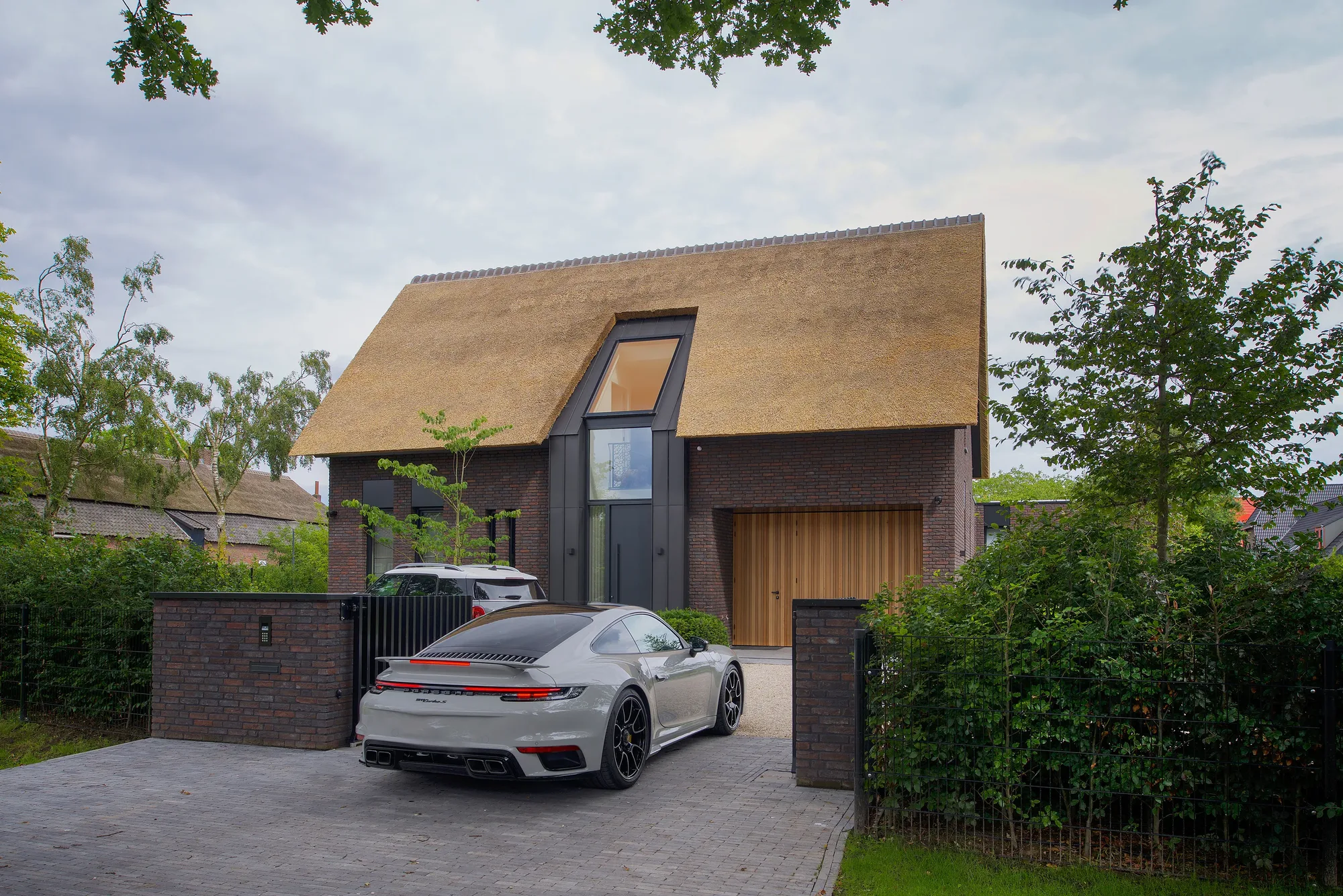 Rietgedekte moderne villa op de toekomst gericht Exclusief project The Art of Living ASWA Keukens 217220