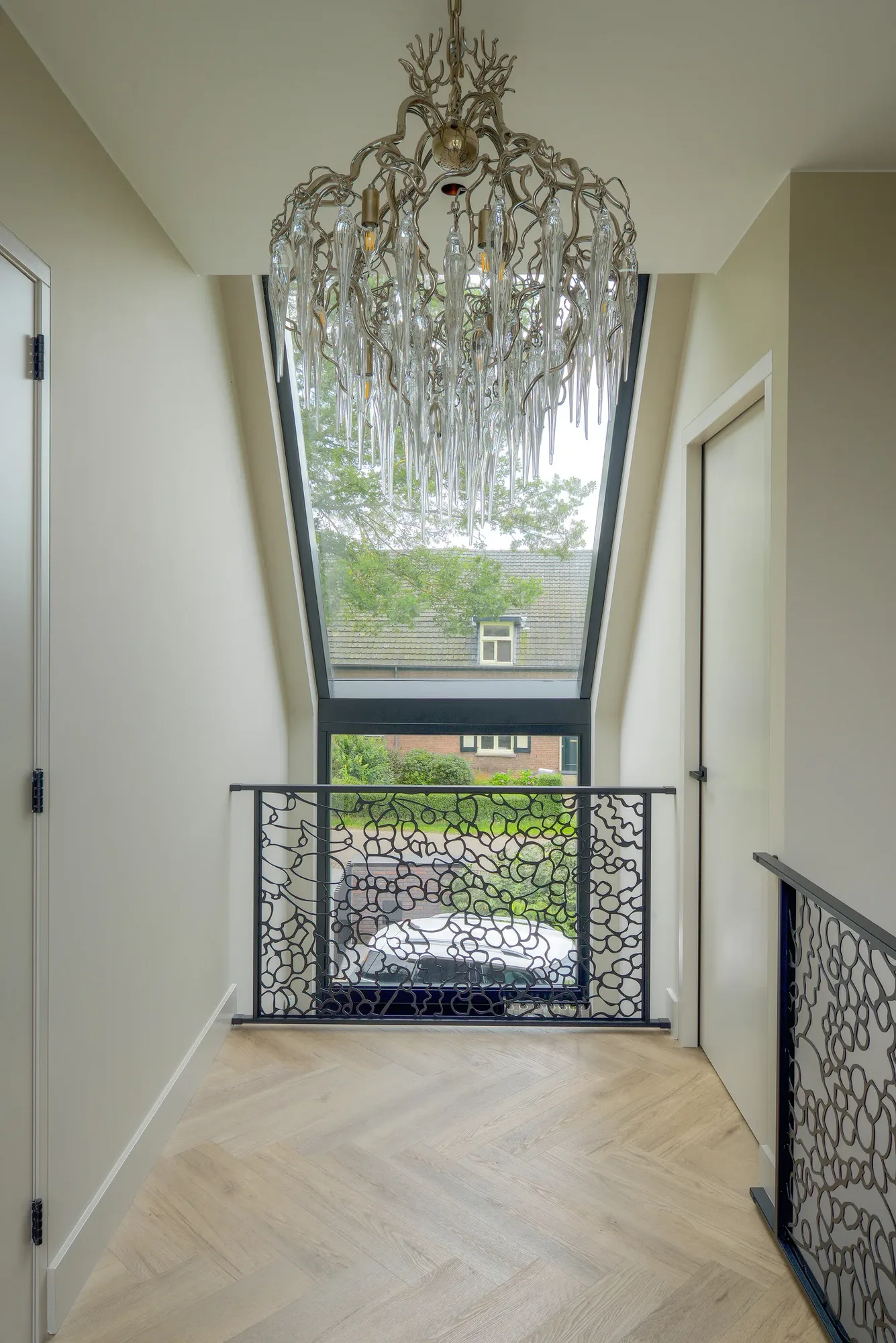 Rietgedekte villa lichtrijke vide met overloop Exclusief project The Art of Living ASWA Keukens 217220