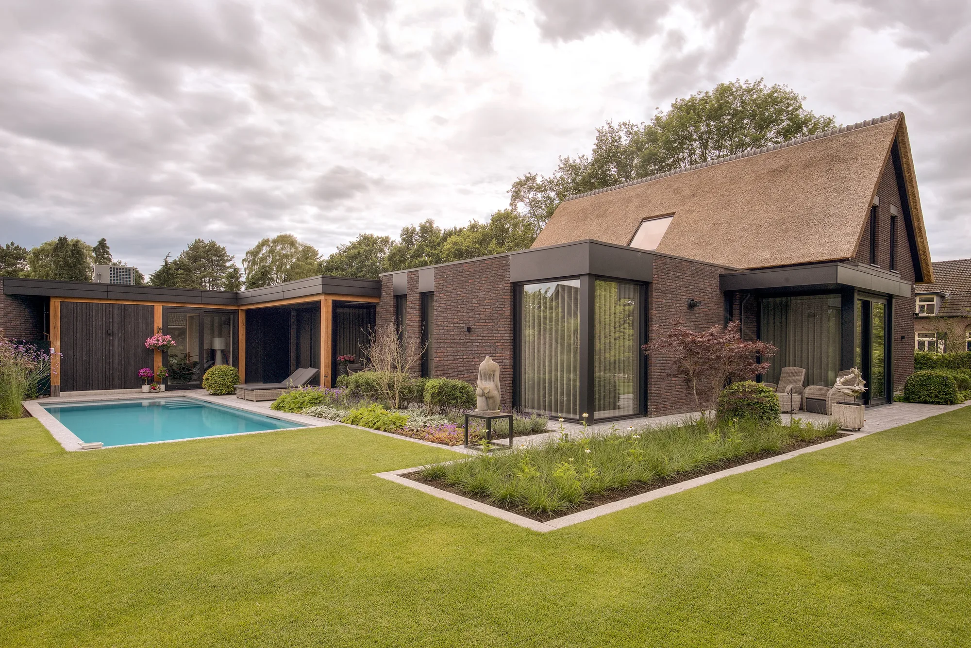 Rietgedekte villa op de toekomst gericht Exclusief project The Art of Living ASWA Keukens 217220