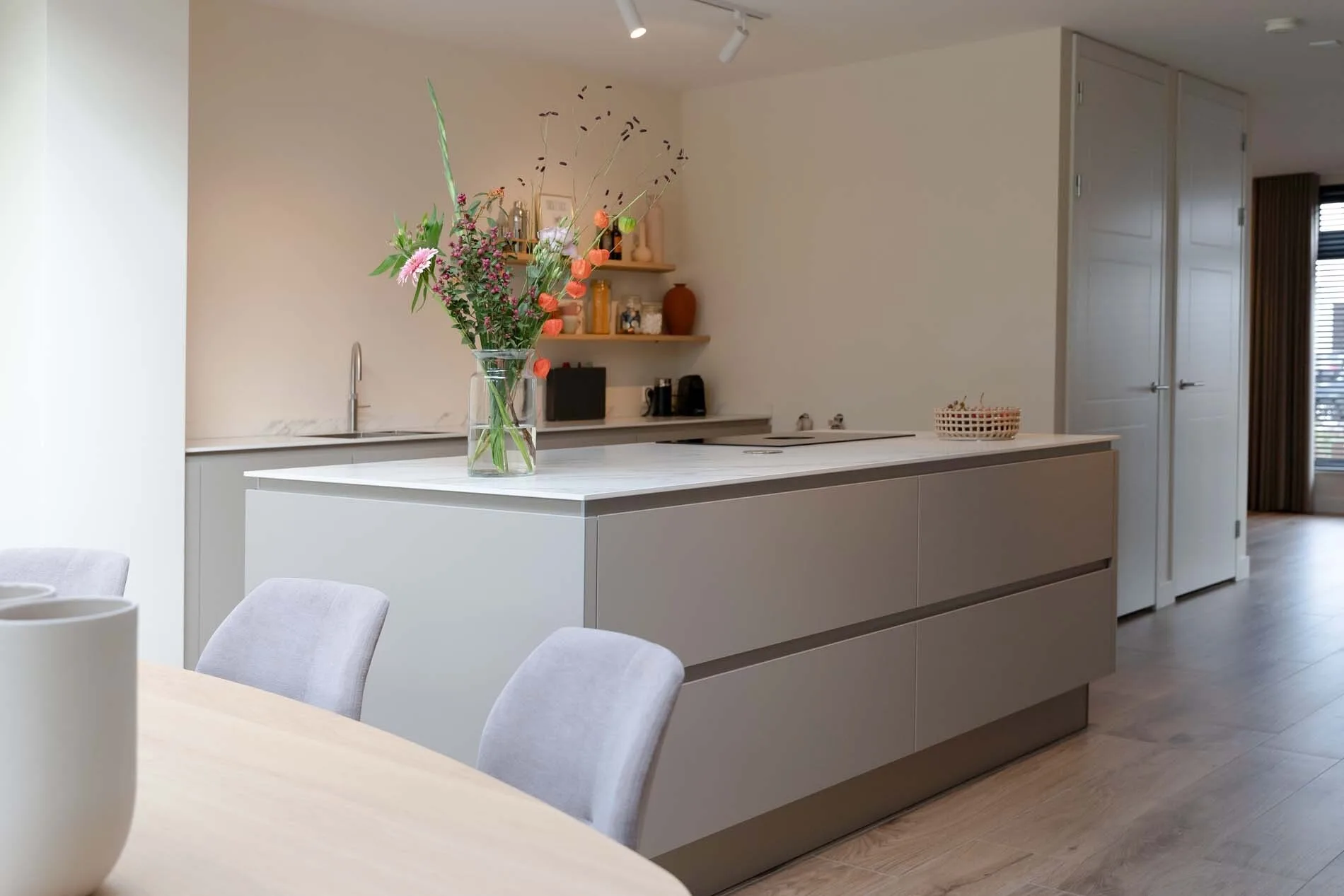 Scandinavische keuken beige ASWA Keukens