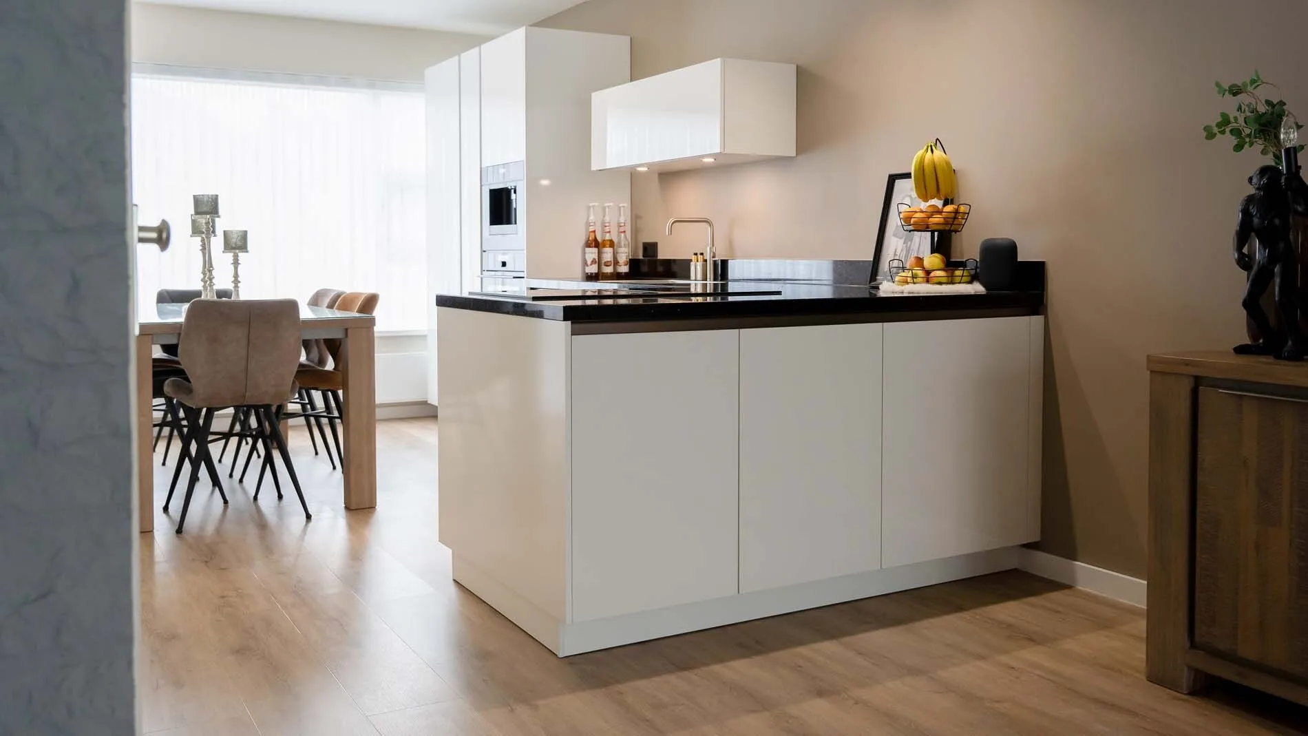 L keuken wit hoogglans ASWA Keukens 2