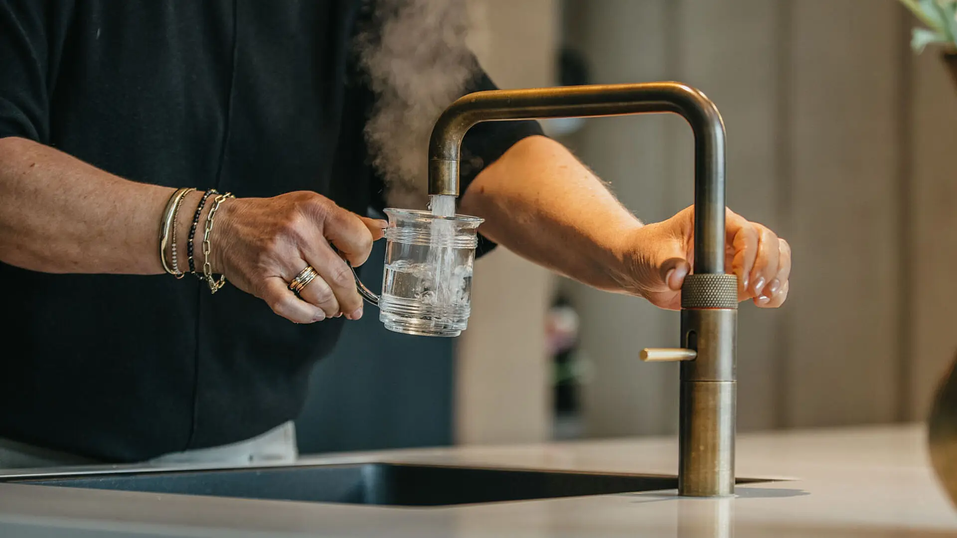 Quooker kraan in SieMatic URBAN keuken met Calacatta Gold werkblad