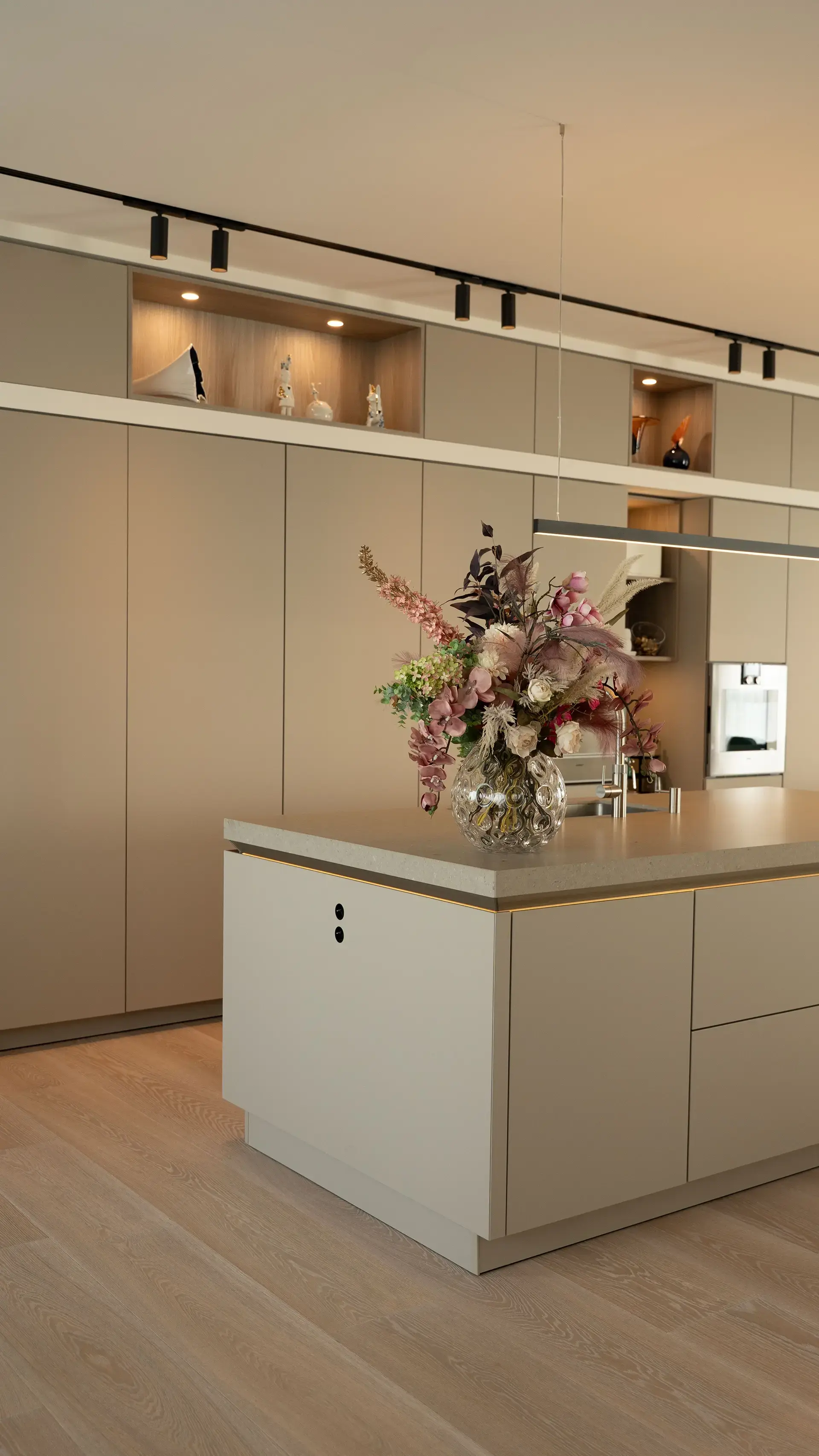 SieMatic keuken met matte lakfronten en verfijnde kleurafwerking.