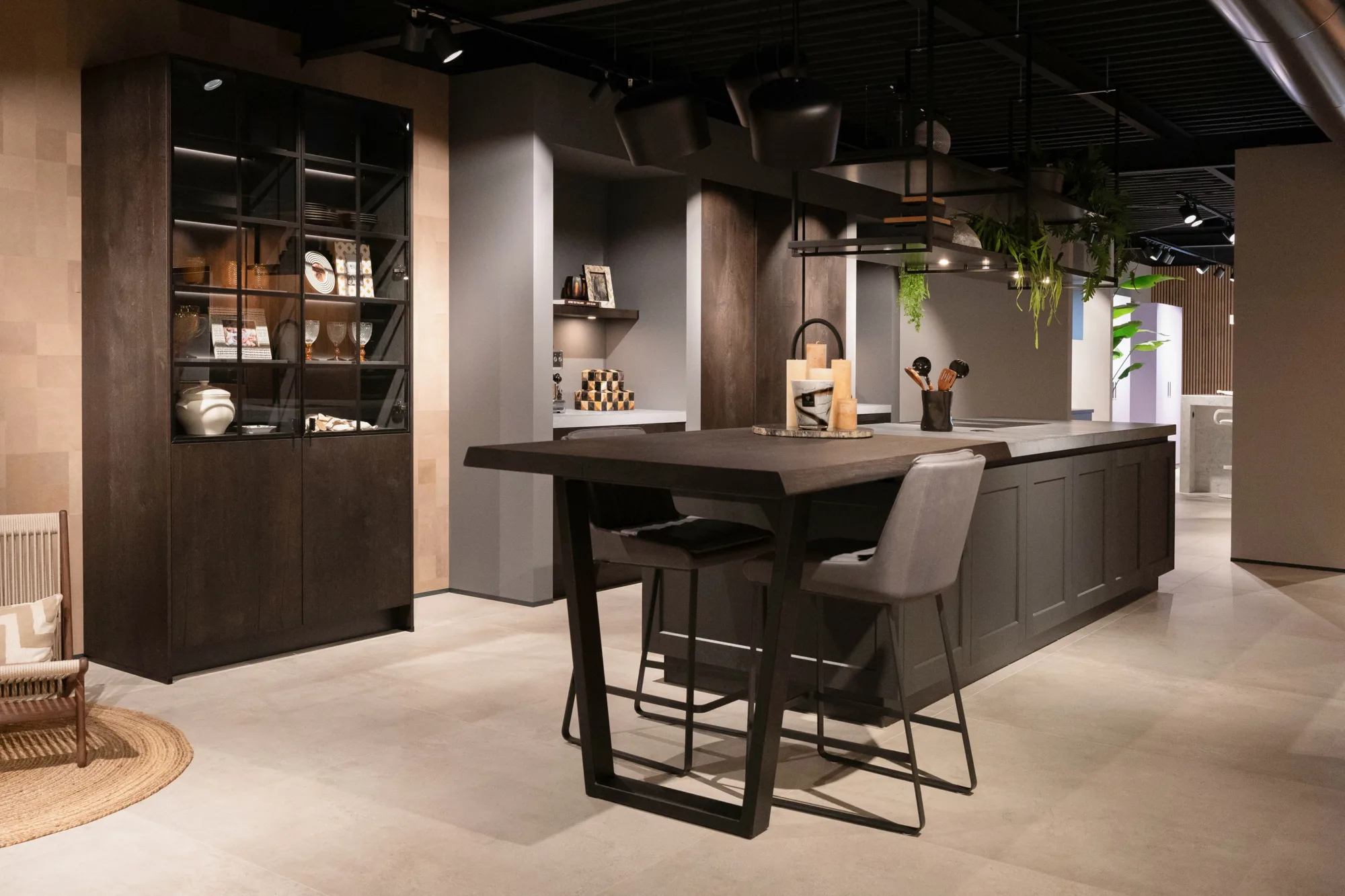 Landelijke keuken industrieel met bar, ASWA Keukens