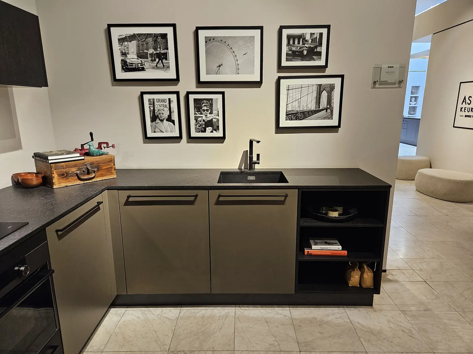 Donker groene SilverLine keuken showroomkeukens showroomkorting ASWA Keukens Hilversum2