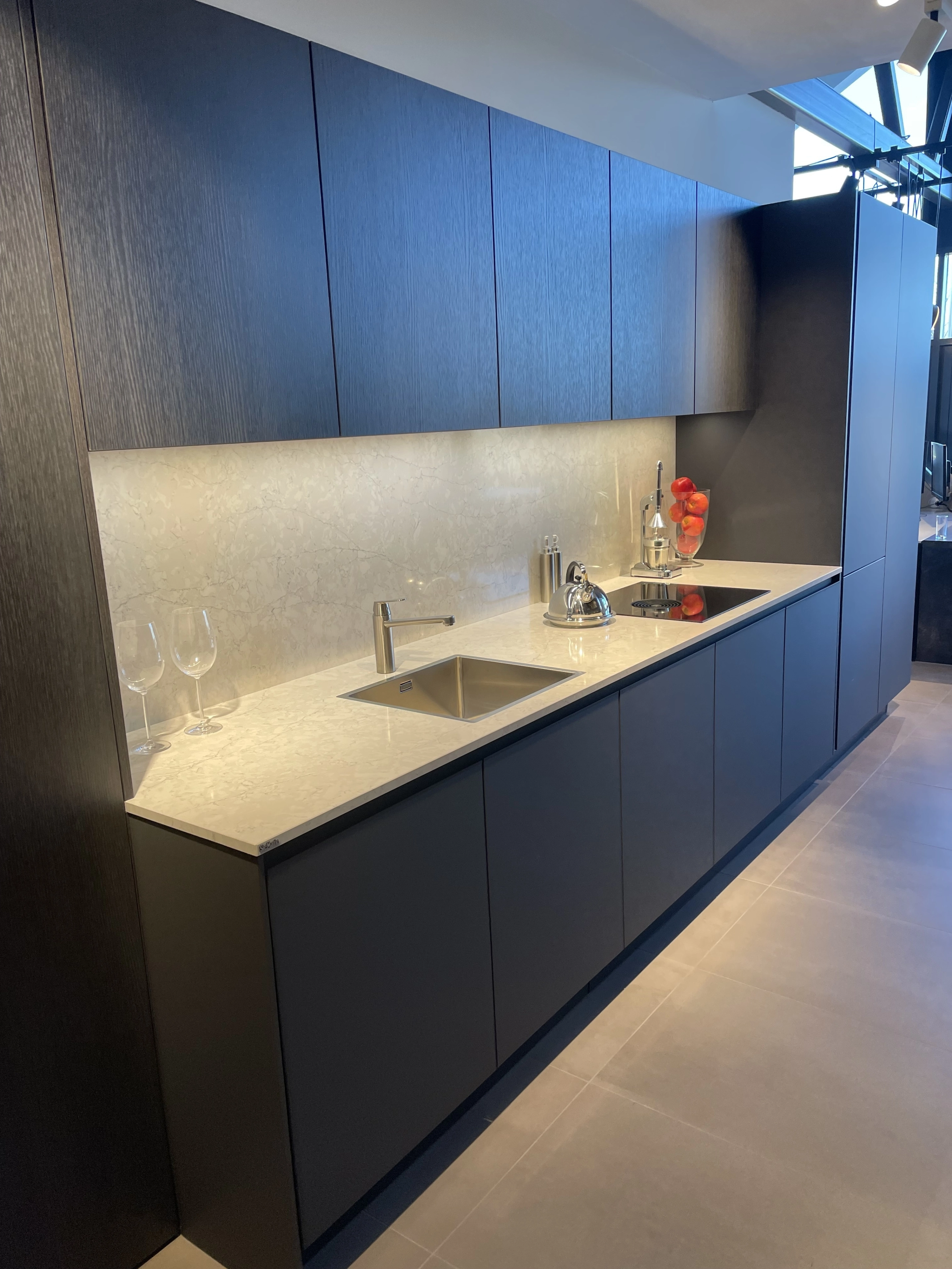 Moderne SilverLine hoekkeuken Helmond