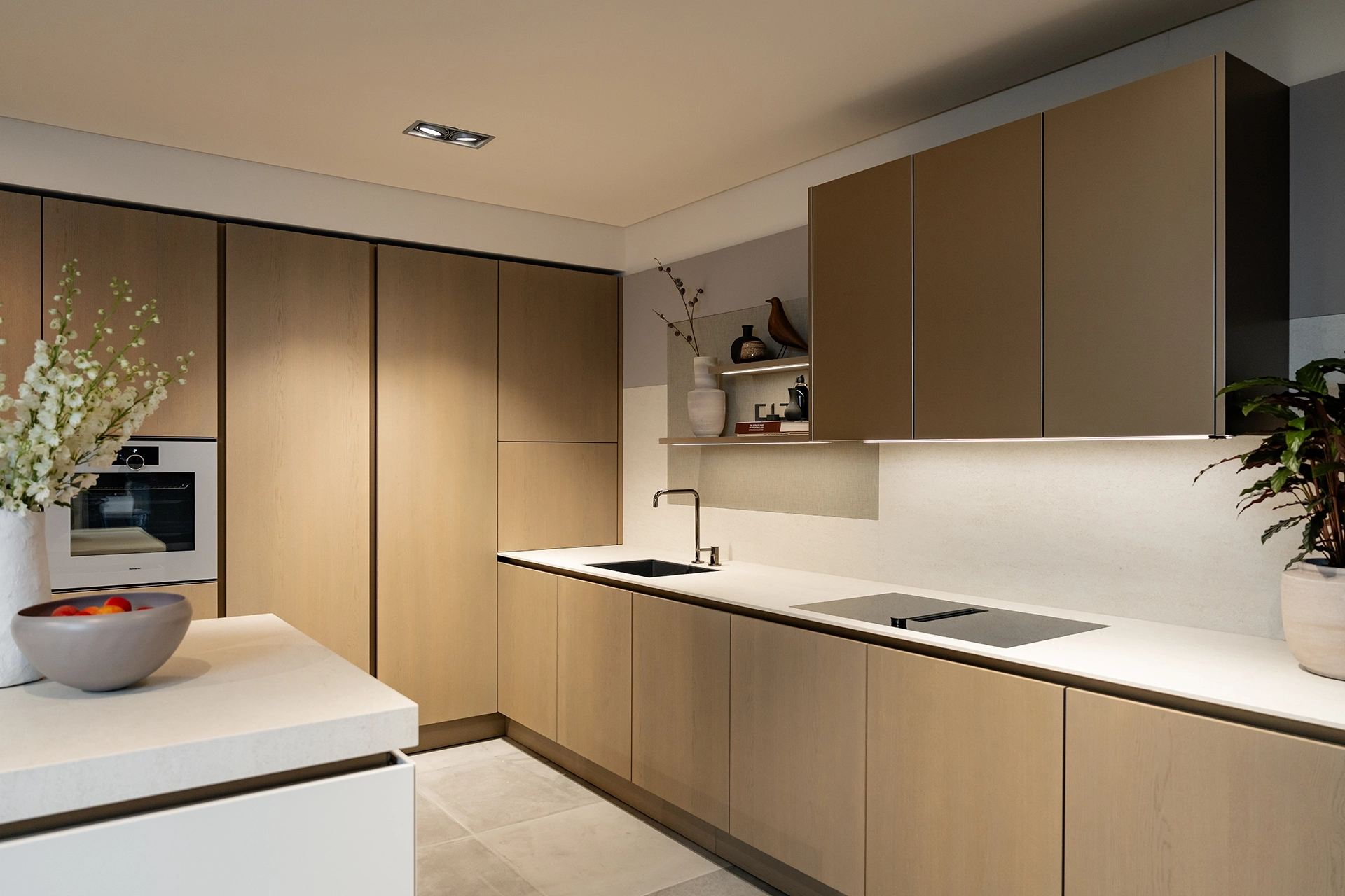 Greeploze SieMatic keuken met minimalistische fronten en strakke belijning.
