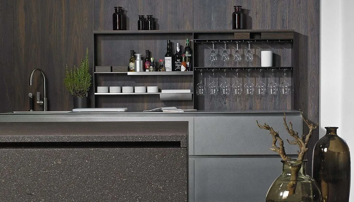 Luxe Eggersmann keuken in natuursteen en rvs ASWA keukens