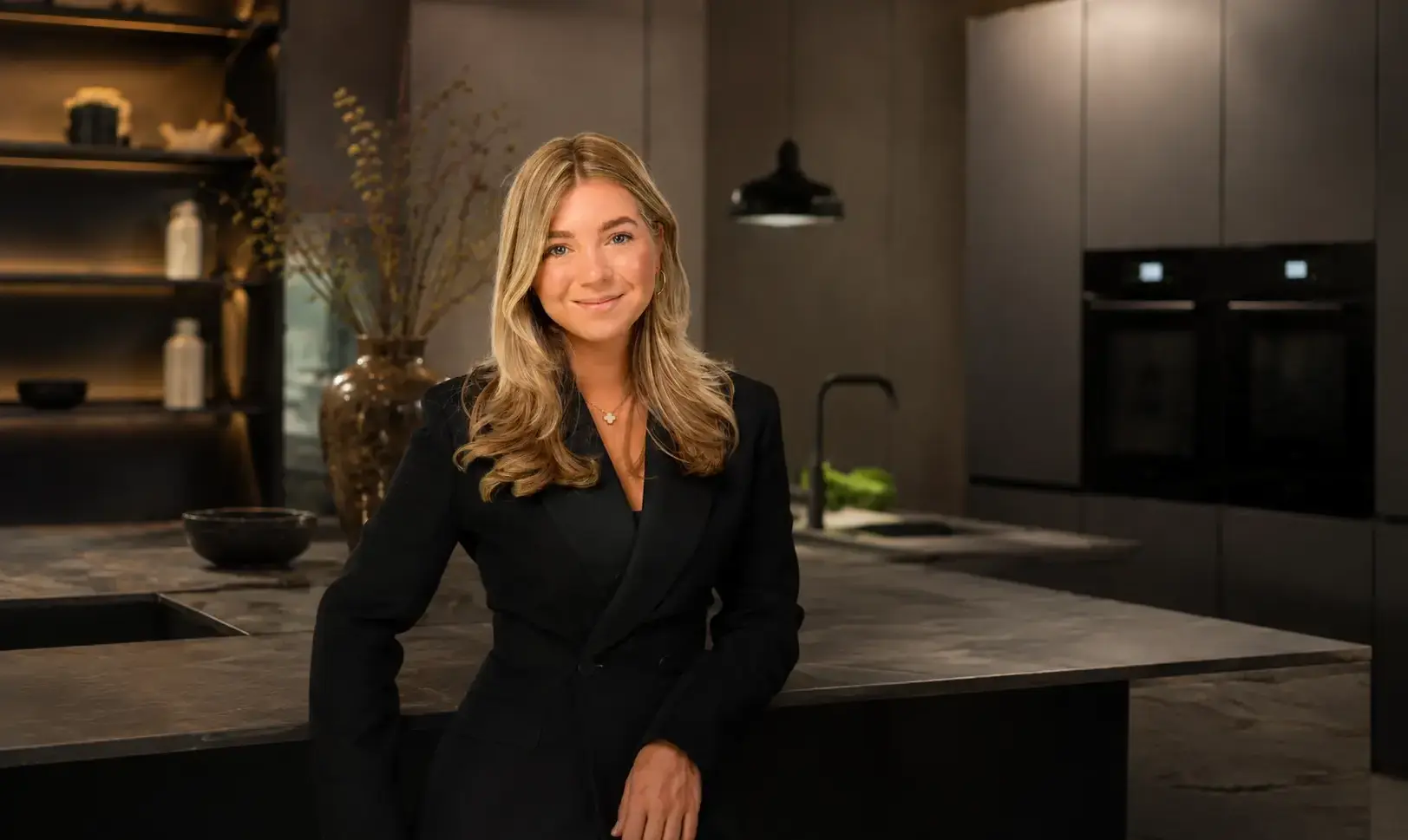 Julia Leemans, keukenontwerper bij SieMatic Studio Amsterdam.