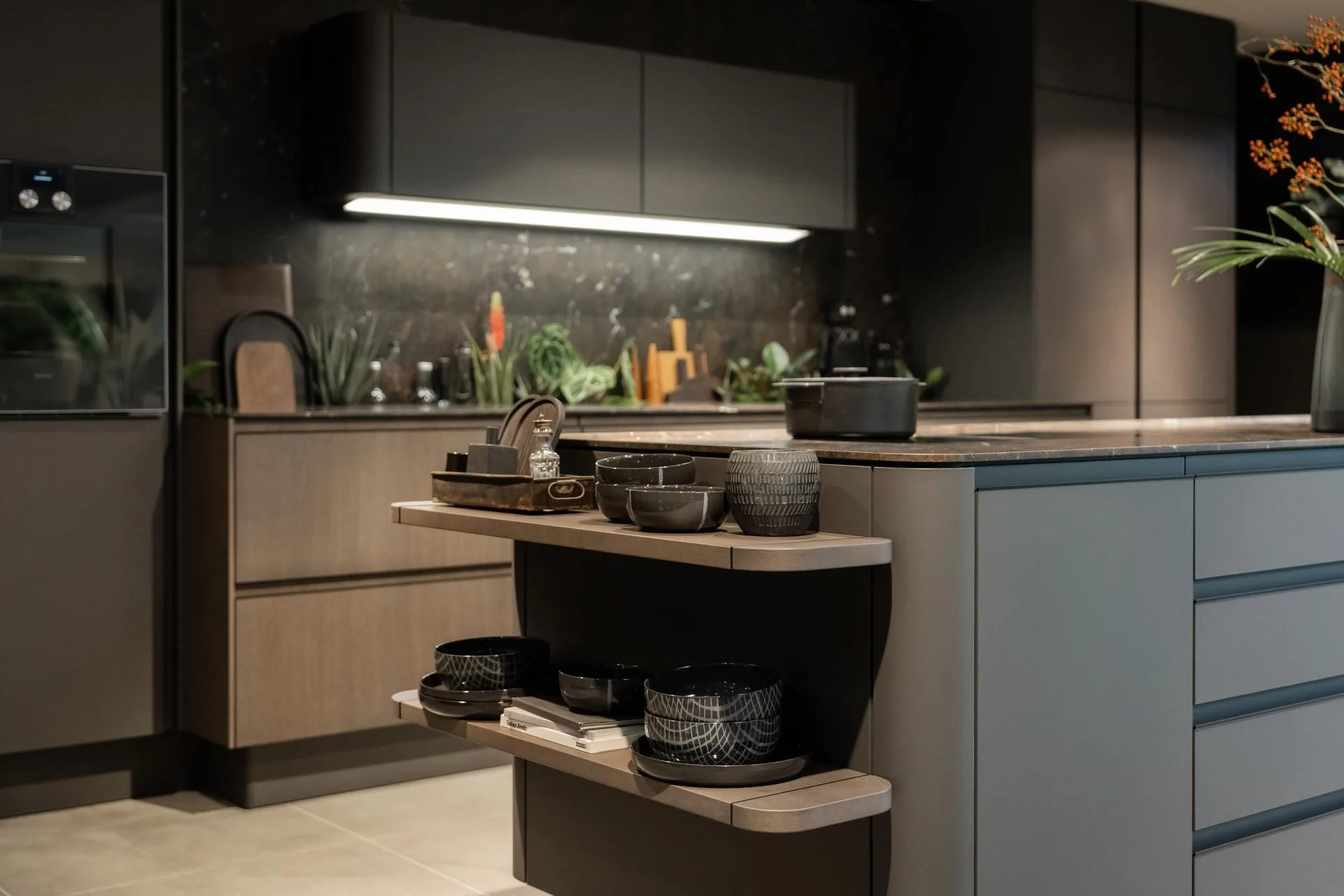 SieMatic keuken met slimme opbergoplossingen en geïntegreerde accessoires.