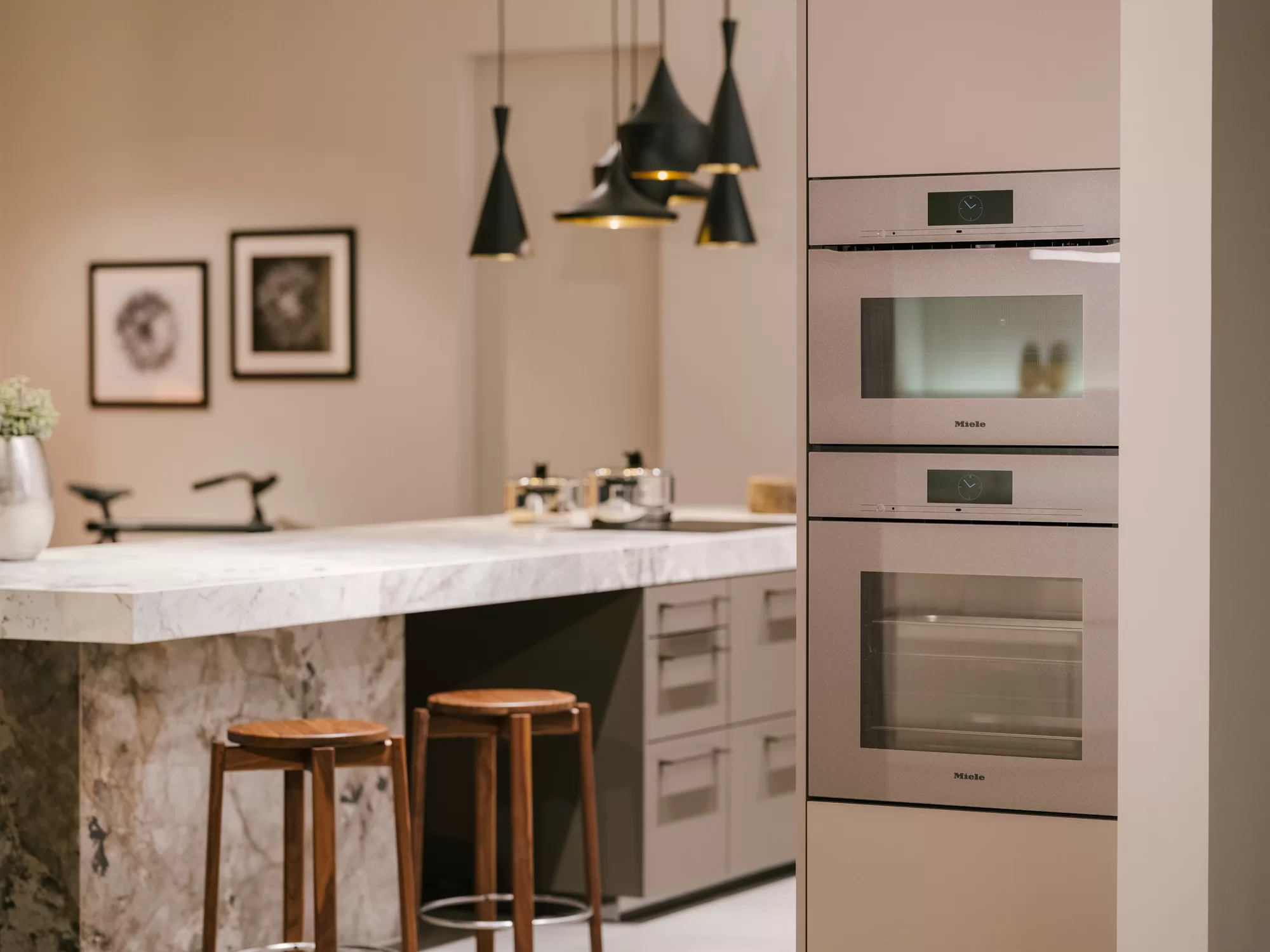 Miele Pearl Beige 6